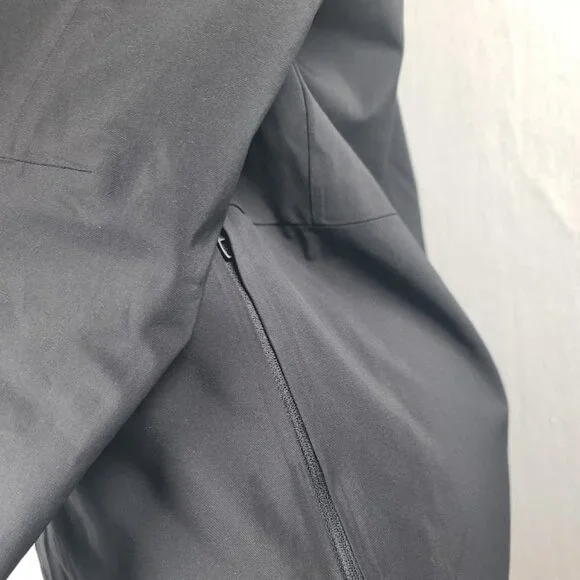 Lululemon Women's Black Rain Rebel Snap Closure Classic Rain Jacket Size M
